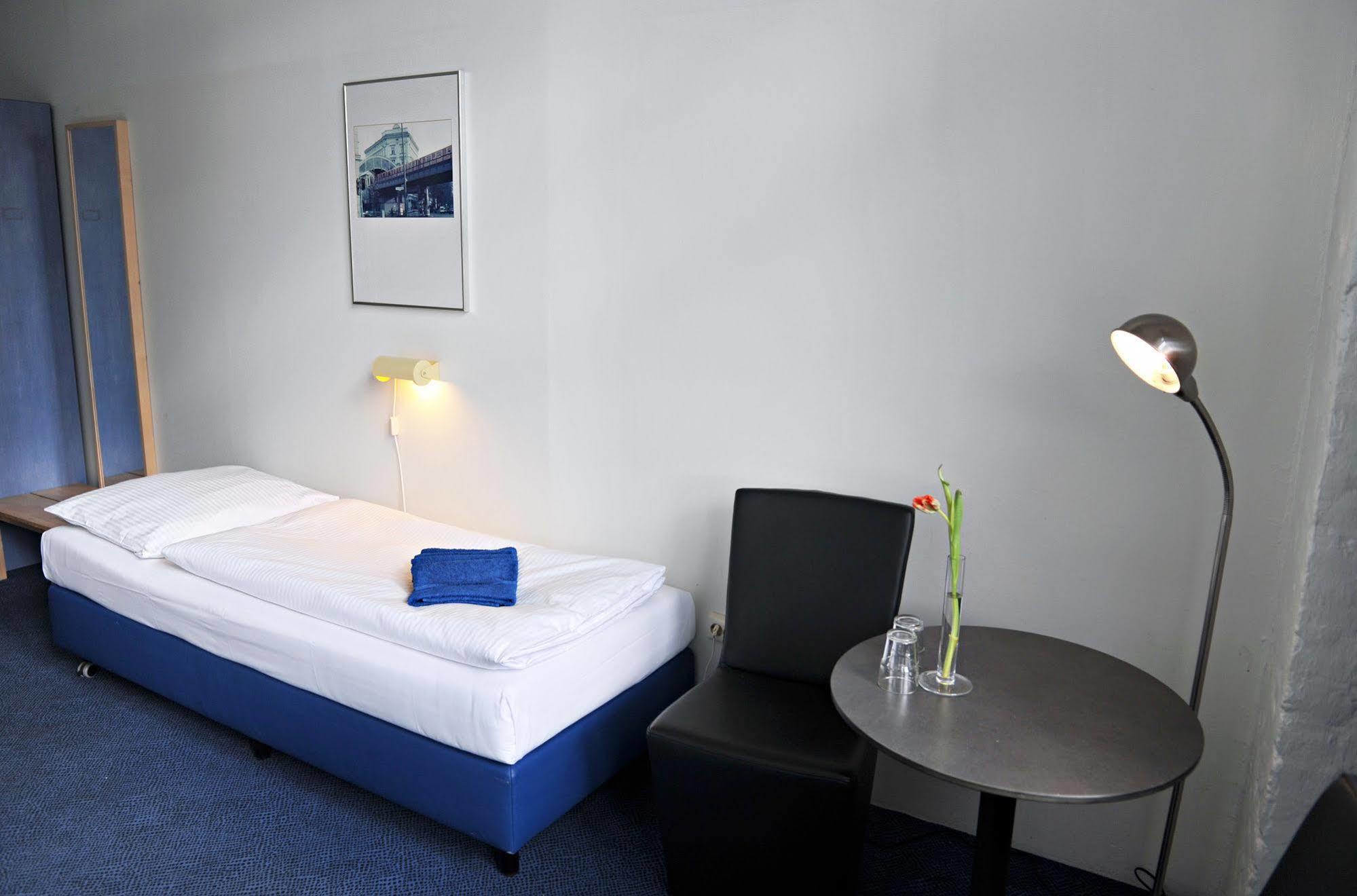 Hotel Transit Berlin Bagian luar foto
