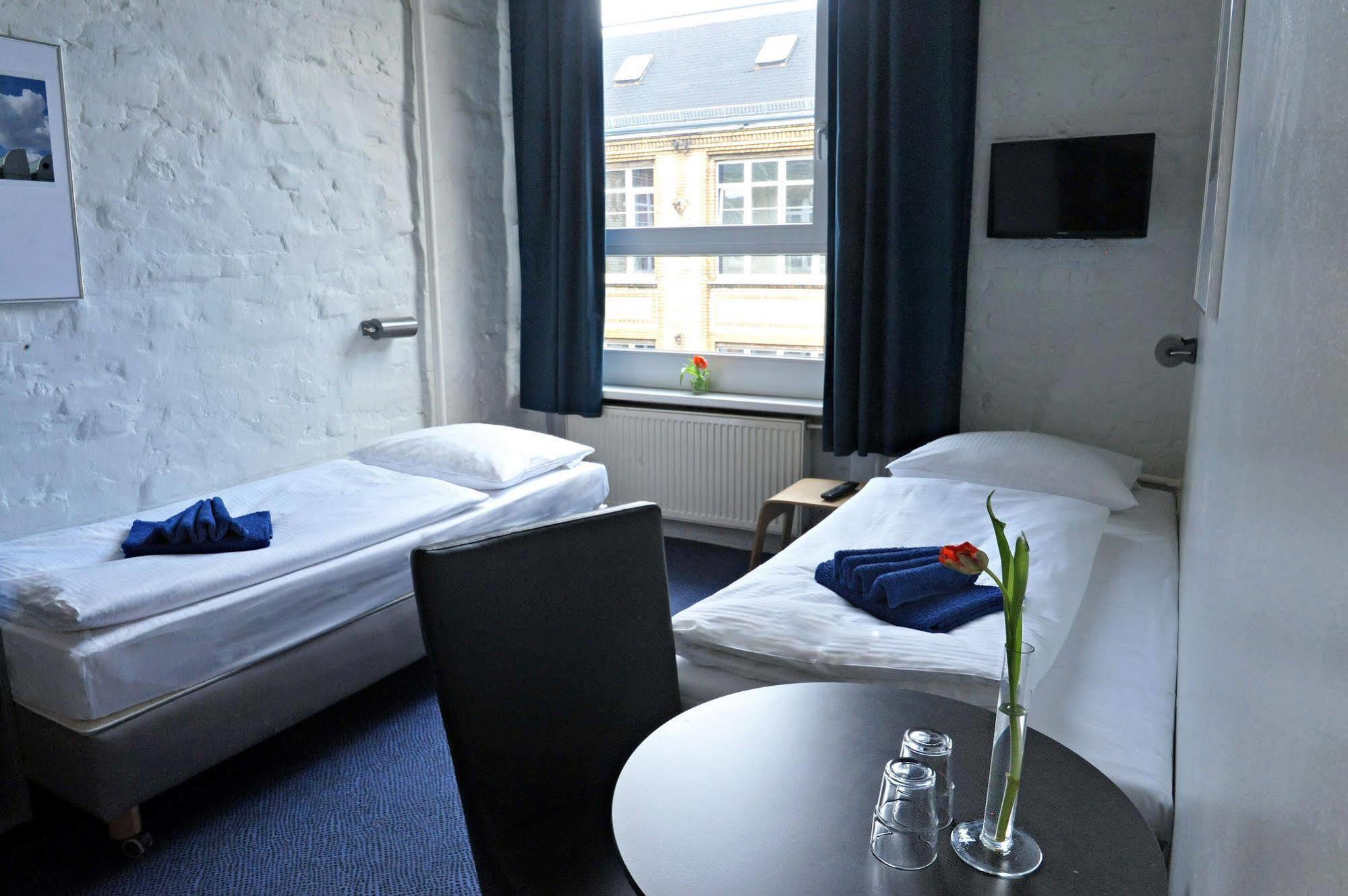 Hotel Transit Berlin Bagian luar foto